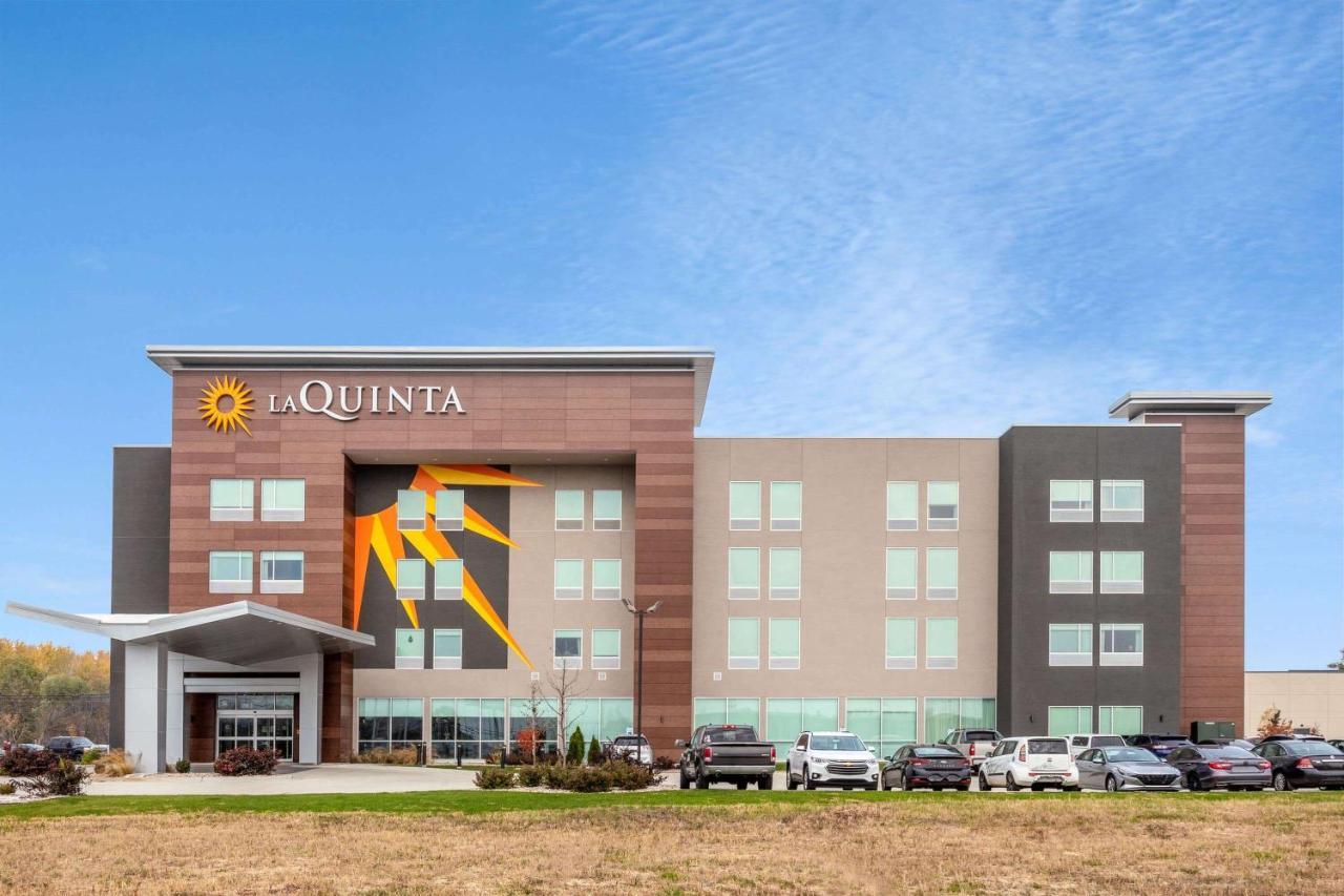 La Quinta Inn & Suites By Wyndham Shorewood Eksteriør billede