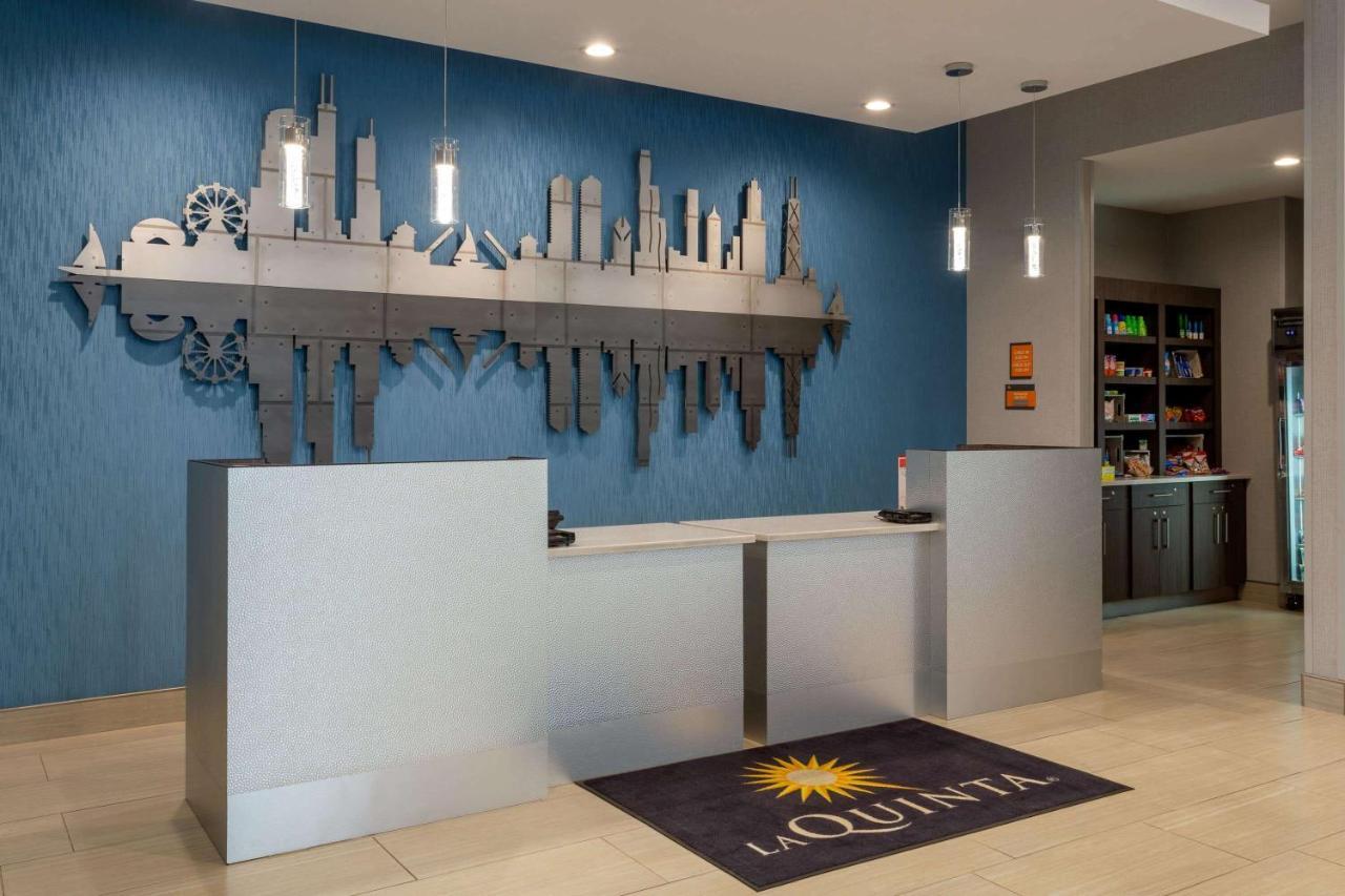 La Quinta Inn & Suites By Wyndham Shorewood Eksteriør billede